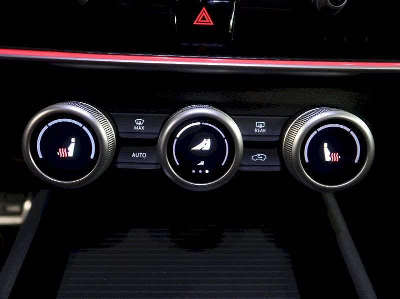 Škoda Superb (2025) SPORTLINE 2.0TDI 142KW 4x4 DSG - fotka 39 z 49