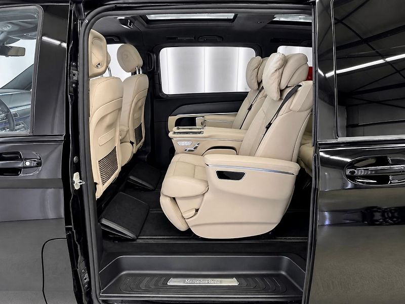 Mercedes-Benz Třídy V 300d 4M AMG LONG EXCLUSIVE, WE - fotka 11 z 33