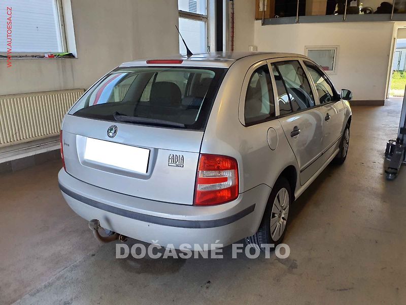 Škoda Fabia (2006) 1.4 MPI, ČR, AC, tažné - fotka 2 z 3