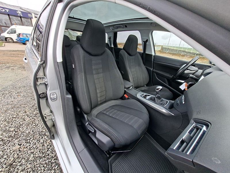 Peugeot 308 SW ALLURE 1,6 BHDi 120k M6 - fotka 15 z 26