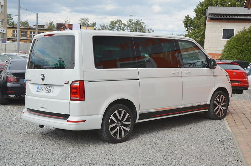 Volkswagen Multivan (2017) TDi 150kW 4x4 DSG Highline ČR - fotka 6 z 48