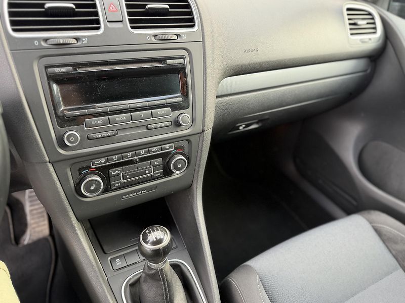 Volkswagen Golf 1.2 tsi, 77kw - fotka 9 z 15