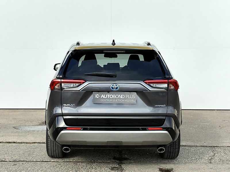 Toyota RAV4 2.5 HSD e-CVT AWD Selection - fotka 9 z 23
