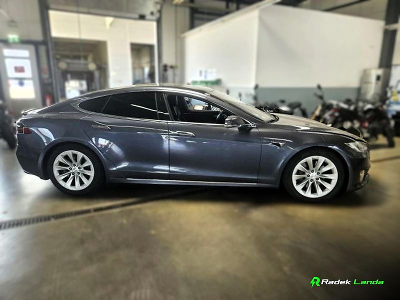 Tesla Model S (2019) 75D Raven HW3 Enhanced - fotka 5 z 23