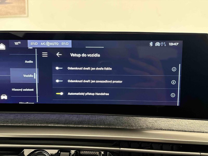 Peugeot 3008 (2025) Allure Hybrid 145 e-DCS6 - fotka 42 z 48