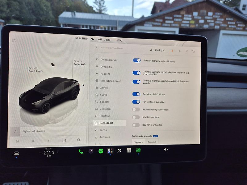 Tesla Model Y PERFORMANCE 393kw 21ALU 93,0% - fotka 25 z 48