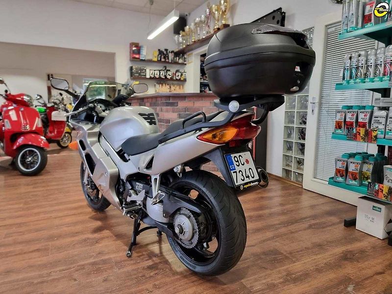 Honda VFR 800 (1999) - fotka 4 z 20