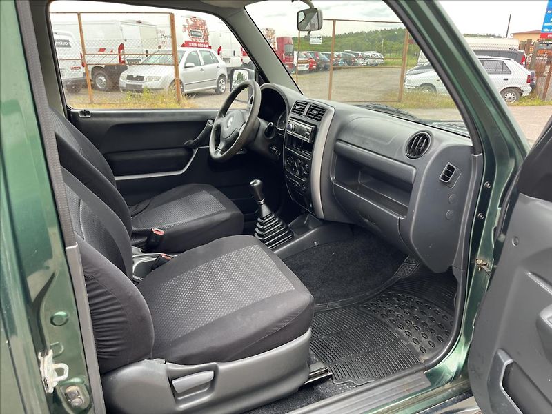 Suzuki Jimny 1,3 i RANGER 4x4 SERVIS TAŽNÉ - fotka 10 z 32