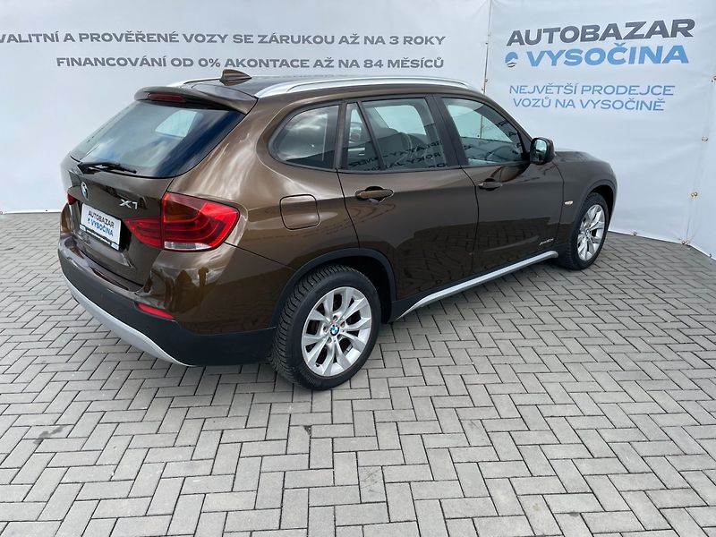 BMW X1 (2011) xDrive 2.0D 130kW 4x4 ČR Bixen - fotka 4 z 28