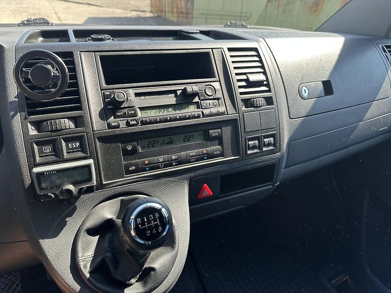 Volkswagen Caravelle (2005) 2.5 TDI 128kw 4x4 8 míst - fotka 15 z 16