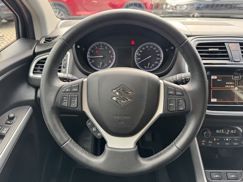 Suzuki SX4 S-Cross (2017) 1.4i BoosterJet LED Kamera - fotka 7 z 49