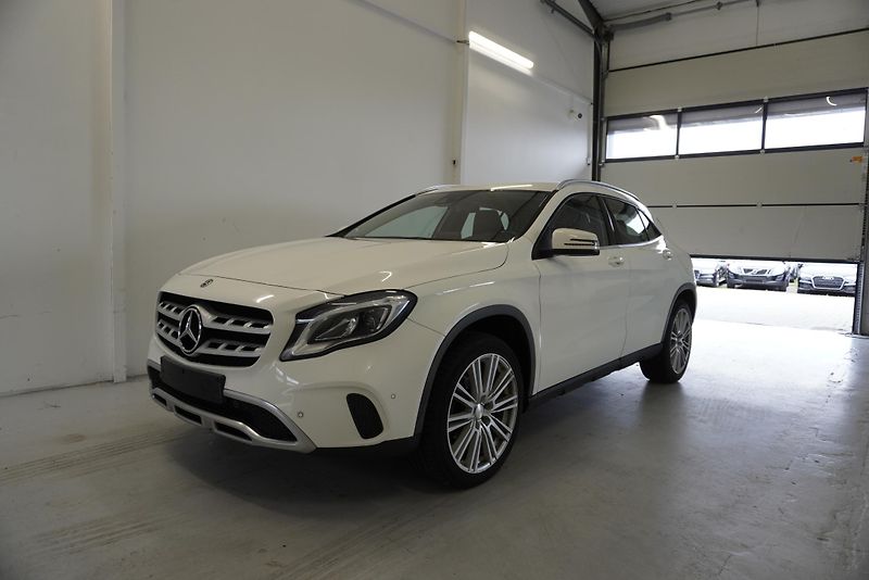 Mercedes-Benz GLA 200 2.2D 100 kW AUTOMAT - fotka 1 z 32