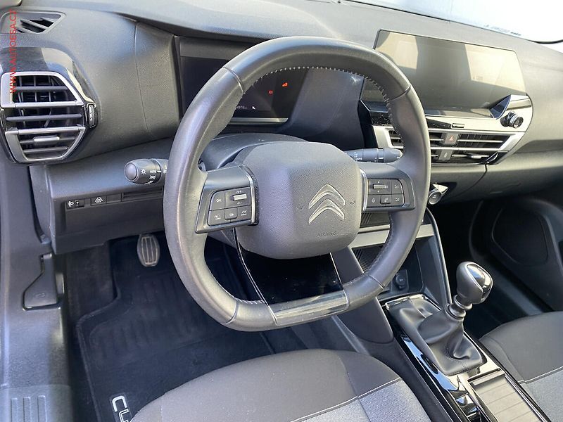 Citroën C4 (2022) 1.2 PT, Feel, LED, kamera - fotka 12 z 19
