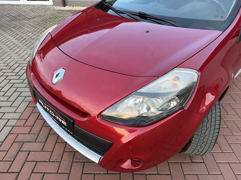 Renault Clio (2009) 1.2i 55kW Klima Výhřev Sedadel - fotka 33 z 46