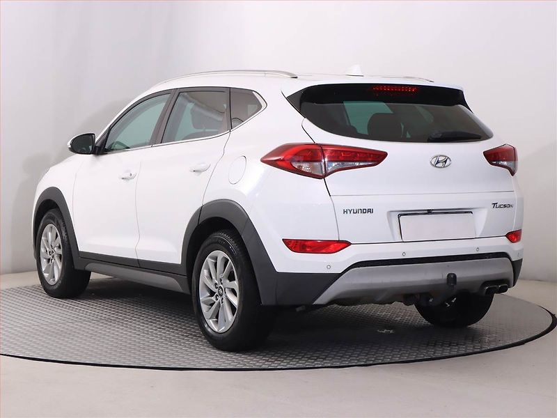 Hyundai Tucson (2016) 1.6 T-GDI, Navi, Bi-Xenony - fotka 4 z 18