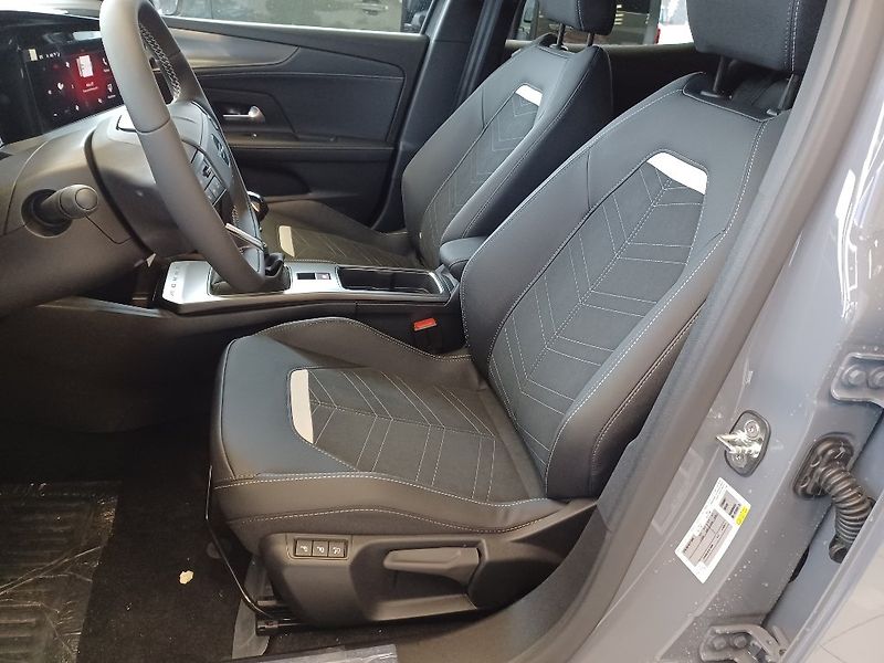 Opel Mokka (2025) GS 1,2Turbo 100 kW MT6 - fotka 17 z 22
