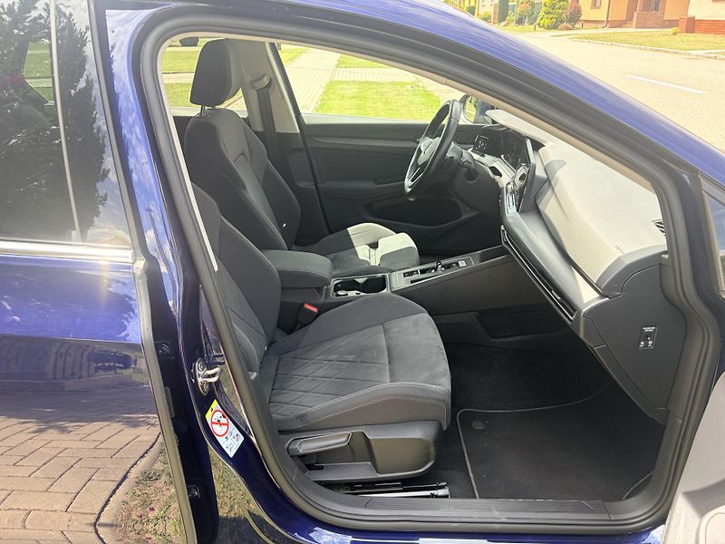 Volkswagen Golf 1.4TSI HYBRID VIRTUAL LED - fotka 49 z 50