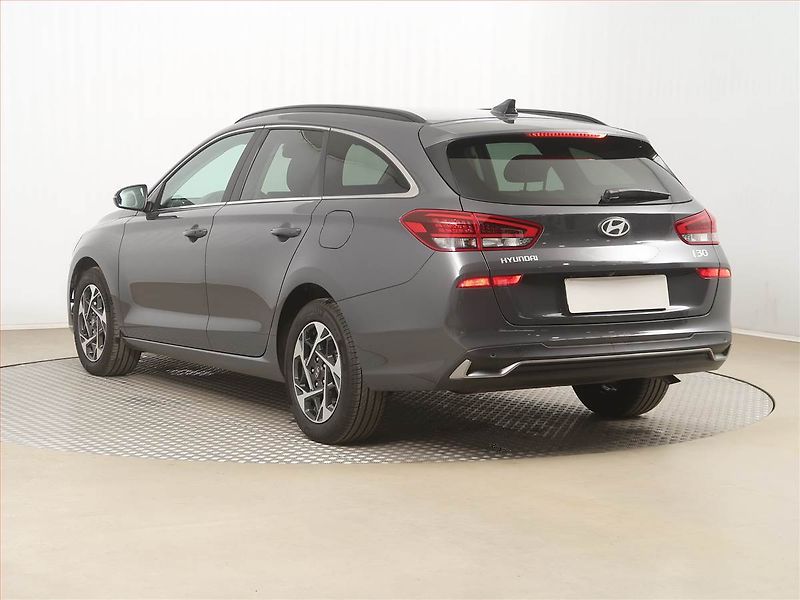 Hyundai i30 (2025) 1.0 T-GDI, Style - fotka 4 z 16