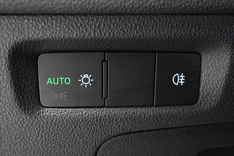 Škoda Octavia 2,0 TDI 110kW DSG NAVIGACE Zár - fotka 26 z 30