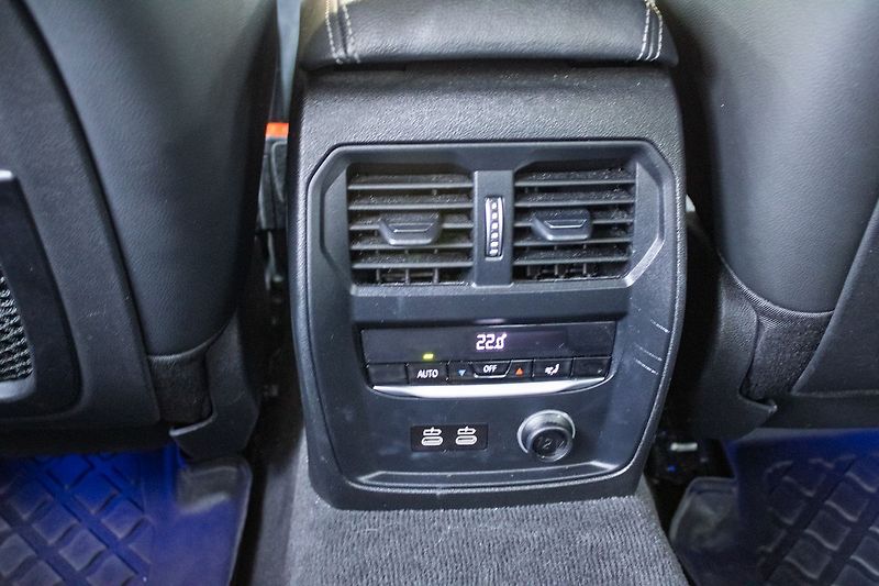 BMW Řada 3 320D XDRIVE - fotka 19 z 21
