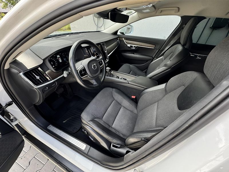 Volvo V90 CC D4 AWD/TZ/pneu REZERVACE - fotka 11 z 50