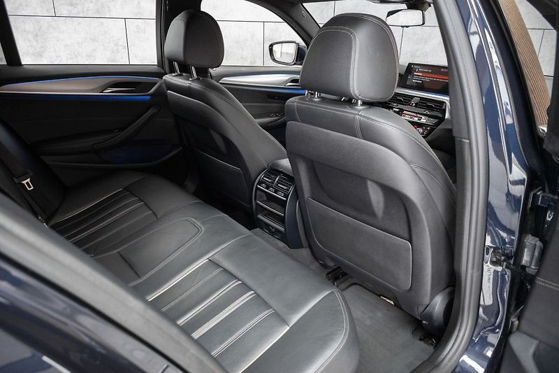 BMW Řada 5 520d LUXURY LINE*KAMERA - fotka 13 z 48