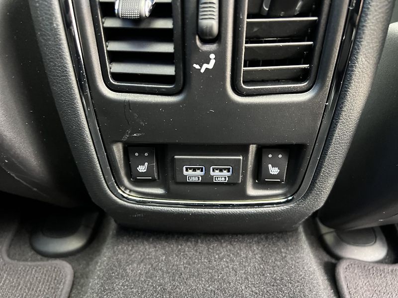 Jeep Grand Cherokee SRT 6.4 V8 HEMI - fotka 15 z 30