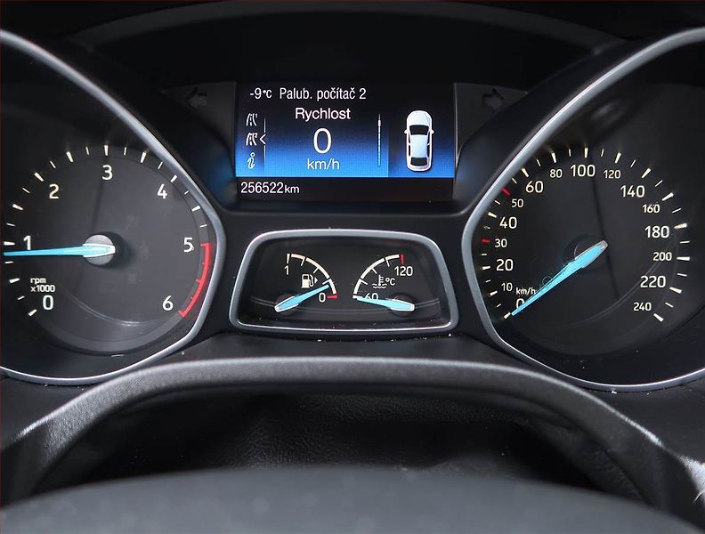 Ford Focus (2017) 1.5 TDCi - fotka 11 z 15