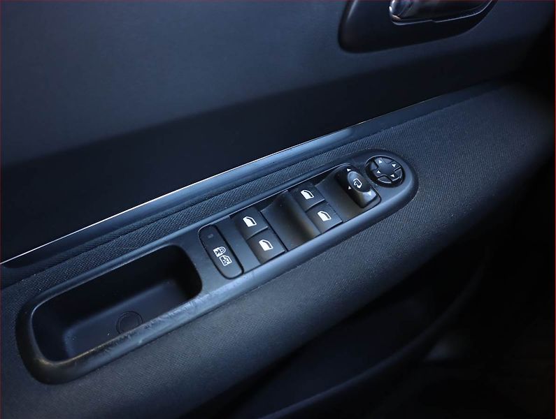 Peugeot 5008 (2012) Active 1.6 HDi, Navi, Tempomat - fotka 18 z 19