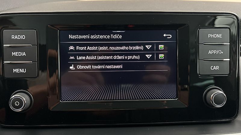 Škoda Scala 1.0 TSI Ambition - fotka 23 z 23