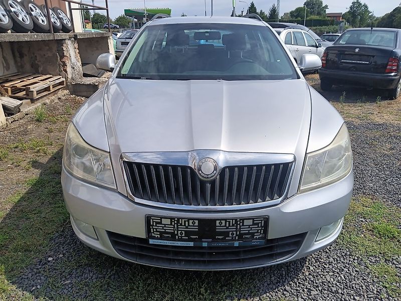 Škoda Octavia 1.9 TDI PD DPF Ambiente Combi - fotka 8 z 21