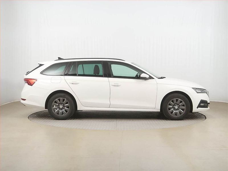 Škoda Octavia (2022) Ambition 2.0 TDI, ČR,1.maj - fotka 6 z 15