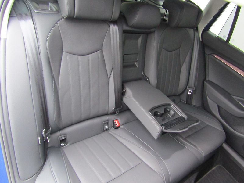 Škoda Superb IV Combi 4x4 L&K 2.0 TDI /142k - fotka 26 z 30
