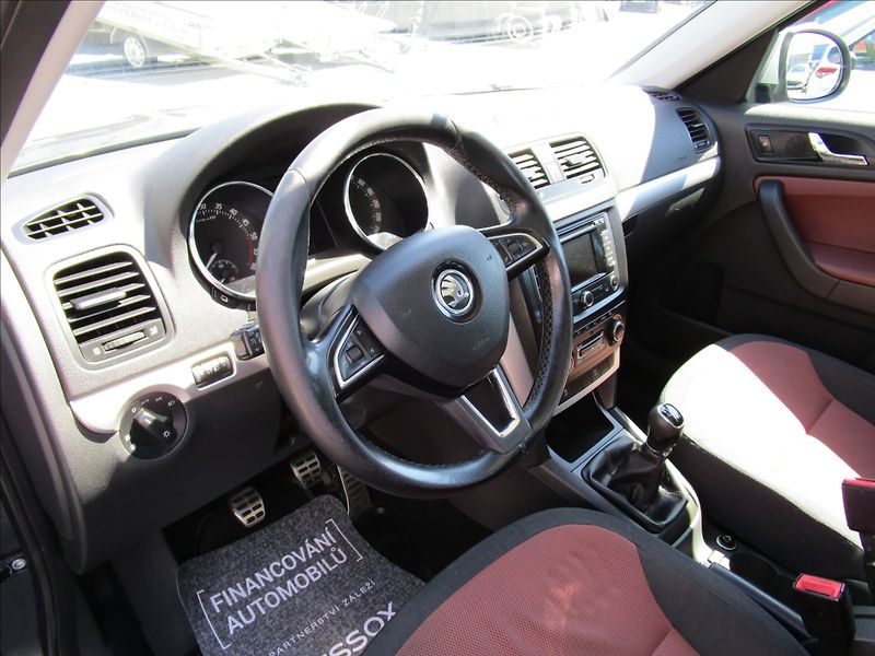Škoda Yeti 2.0TDi Ambition, Panorama, aut - fotka 17 z 69