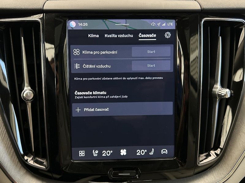 Volvo XC60 2.0  B4 4x4 PLUS  Black - fotka 24 z 32
