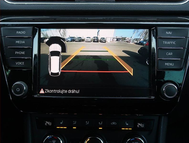 Škoda Superb (2015) Style Plus 1.6 TDI, Automat - fotka 16 z 24