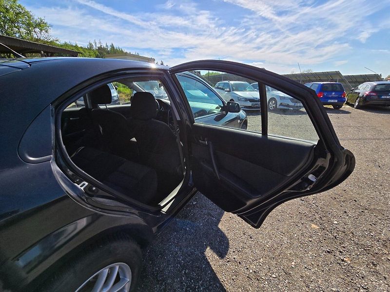 Mazda 6 (2006) 6 1.8i 16V 88 KW aut.kli - fotka 18 z 23