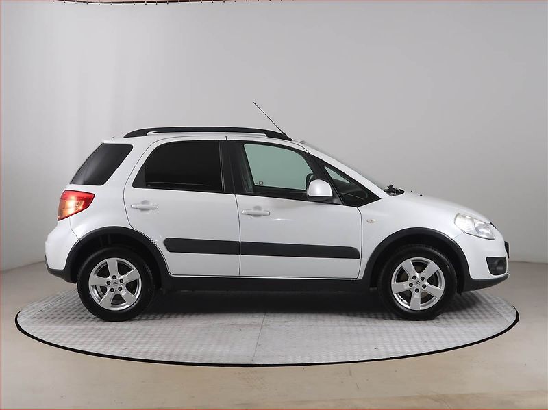 Suzuki SX4 (2013) 1.6 VVT, 4X4, Serv.kniha - fotka 6 z 15