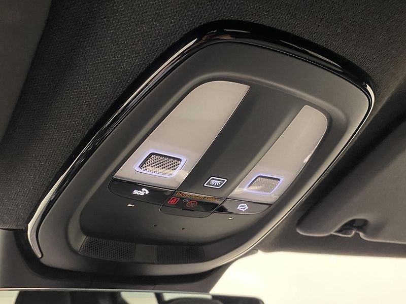 Volvo XC40 B3 AUT DARK PLUS - fotka 36 z 62