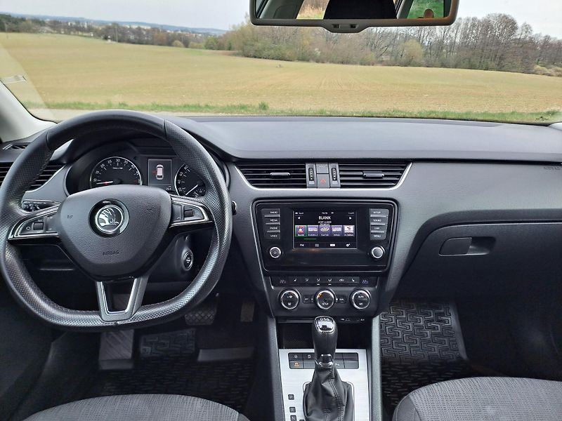 Škoda Octavia (2014) 1.6 TDi DSG PĚKNÝ STAV - fotka 17 z 33