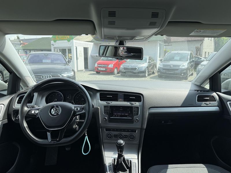 Volkswagen Golf 1.2 TSI COMFORTLINE - fotka 7 z 13