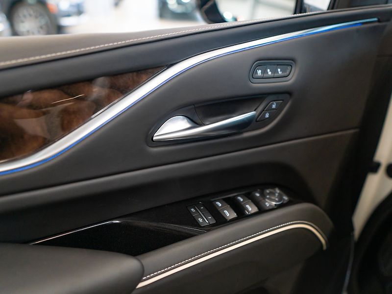 Cadillac Escalade (2024) 6.2 Premium Luxury Platinum - fotka 20 z 50