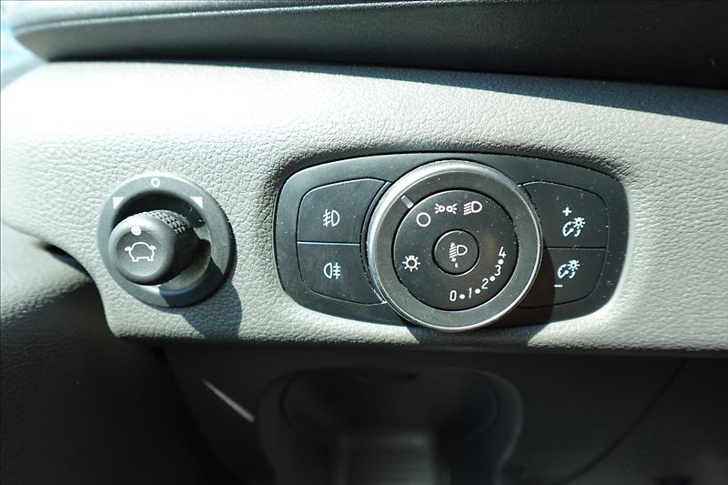 Ford Transit 2,0 TDCi  SKŘÍŇ KLIMA - fotka 16 z 25
