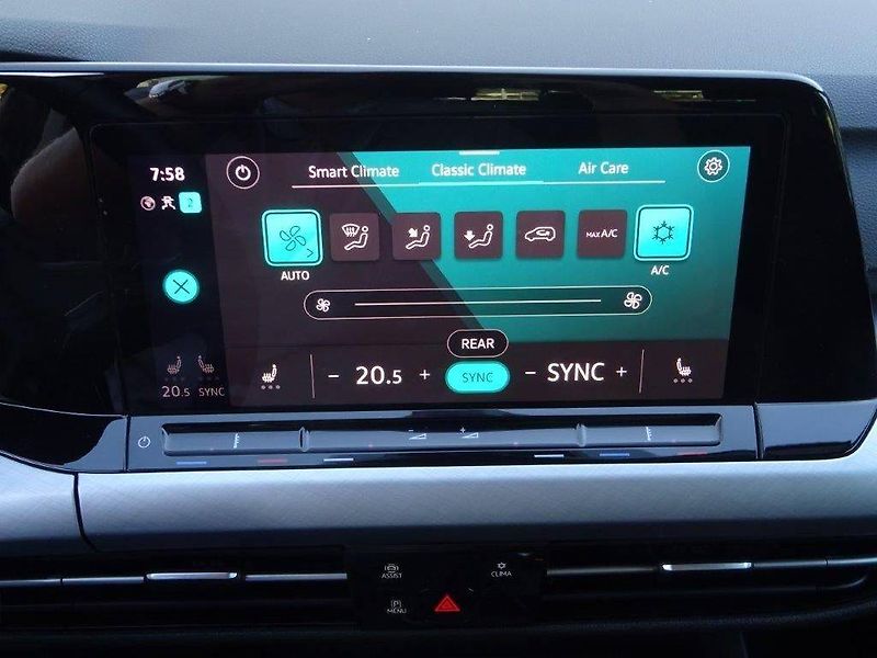Volkswagen Golf Variant (2022) 1,5TSi/ 96kW Life - fotka 16 z 26