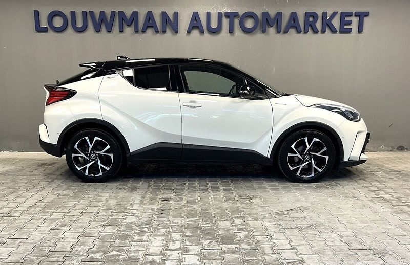 Toyota C-HR 1.8 Hybrid AT SELECTION - fotka 3 z 17