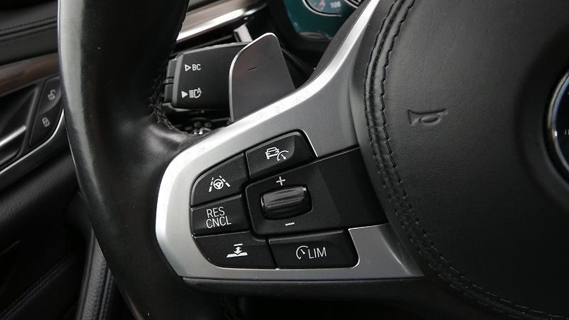 BMW Řada 5 540d xDrive M Sport - fotka 11 z 26
