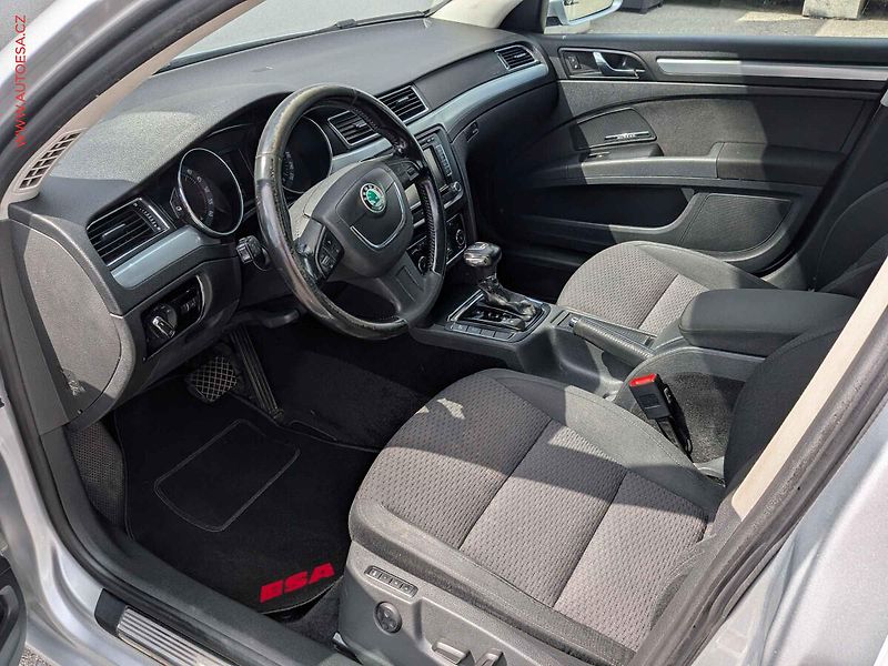 Škoda Superb (2008) 2.0TDi, ČR, Elegance, DSG - fotka 9 z 15