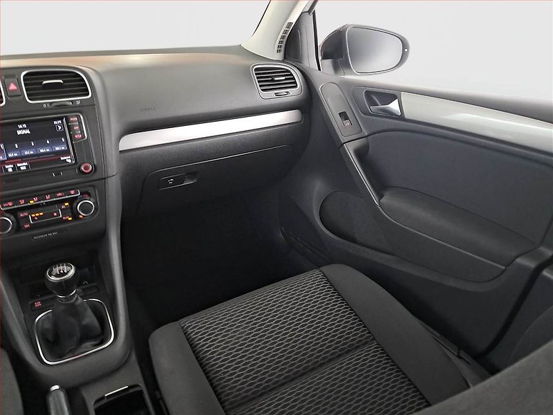 Volkswagen Golf (2010) 1.2 TSI, Tempomat - fotka 8 z 17