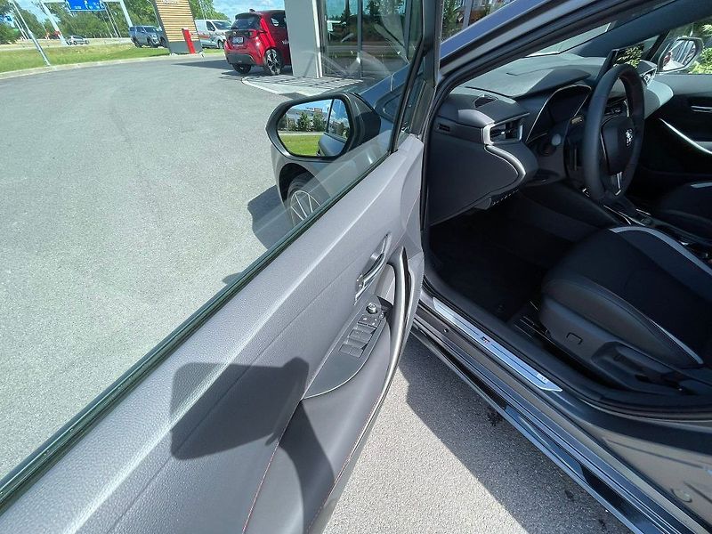 Toyota Corolla 2.0 Hybrid automat GR SPORT - fotka 15 z 29