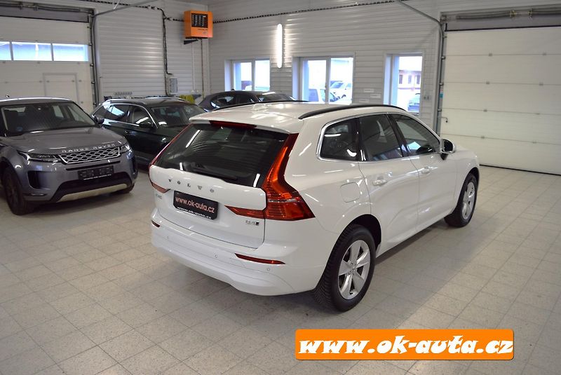 Volvo XC60 2.0 B4 AWD MOMENTUM 2022 - fotka 8 z 54